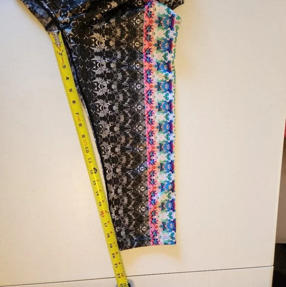 Prana Roxanne Capri Black Hydrobloom Yoga Leggings Size XL Mid-Rise Cropped Pant - Picture 11 of 11